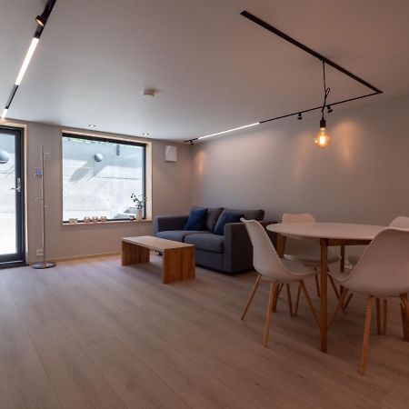 Tastefull And Modern Apartment With Parking トロムソ エクステリア 写真