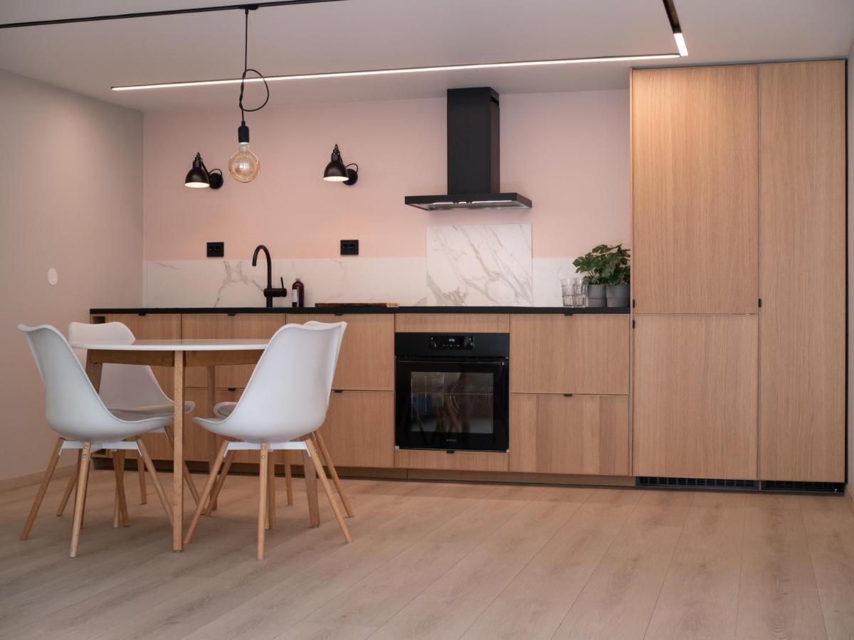 Tastefull And Modern Apartment With Parking トロムソ エクステリア 写真
